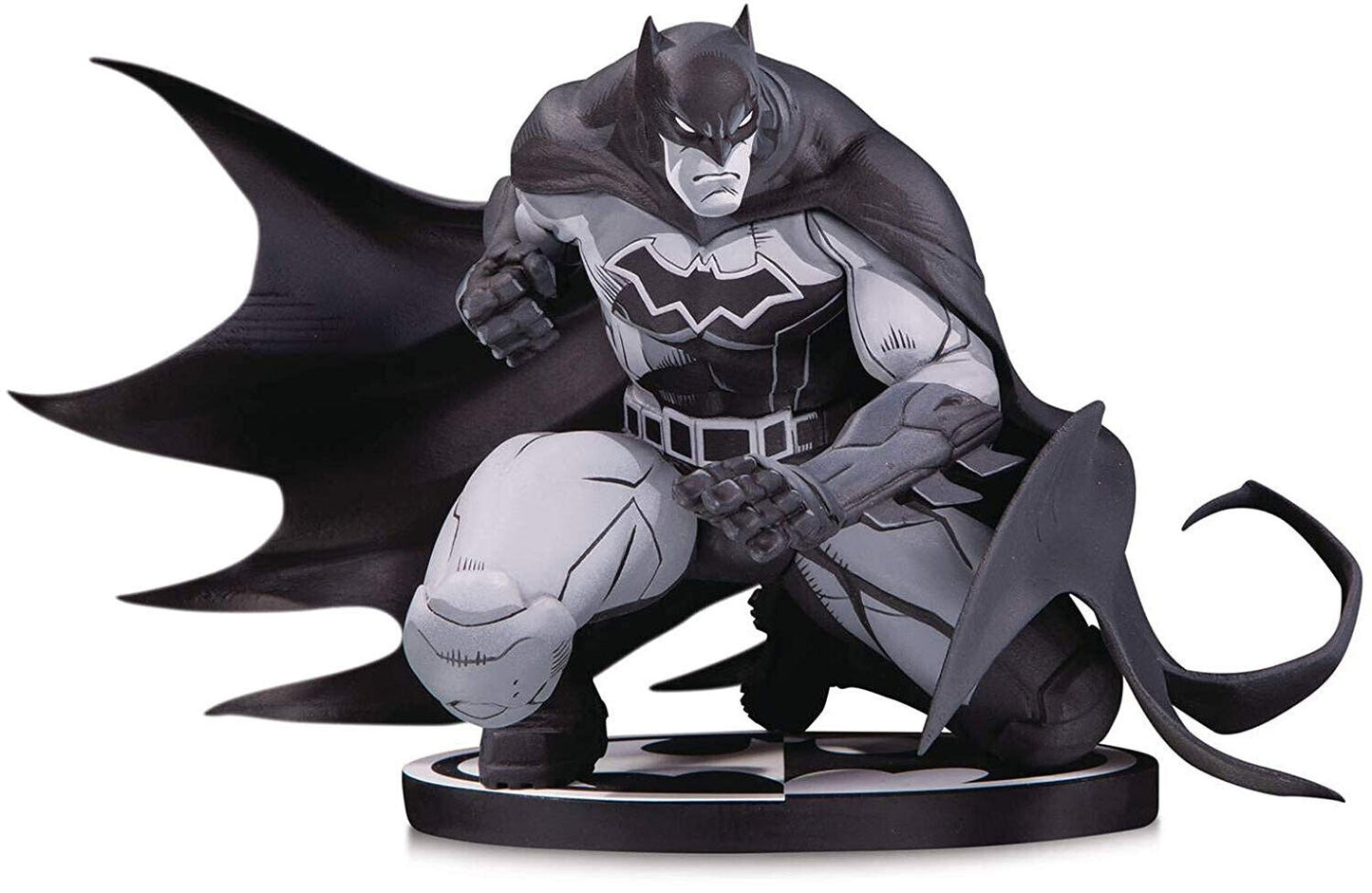 Batman Black & White Statue - Joe Madureira